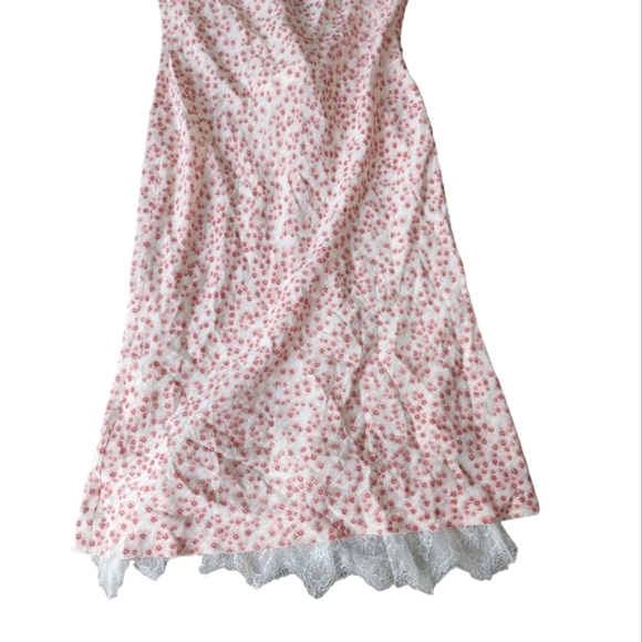 Chloe Floral Lace Spaghetti Strap Long Fitted Dress - Picture 11 of 14